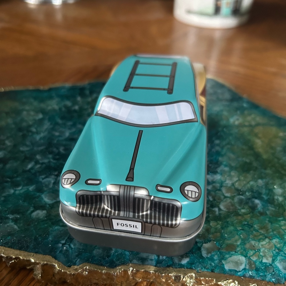 Fossil 30th Anniversary Edition WOODY Car Tin - Picture 5 of 12